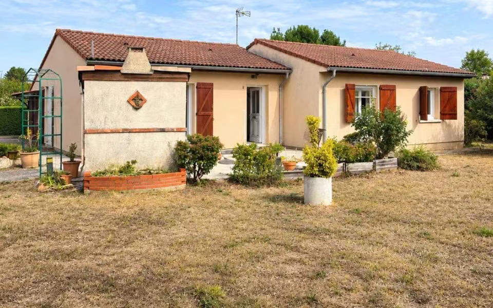 Maison individuelle avec terrasse et jardin à Labastide-Saint-Sernin